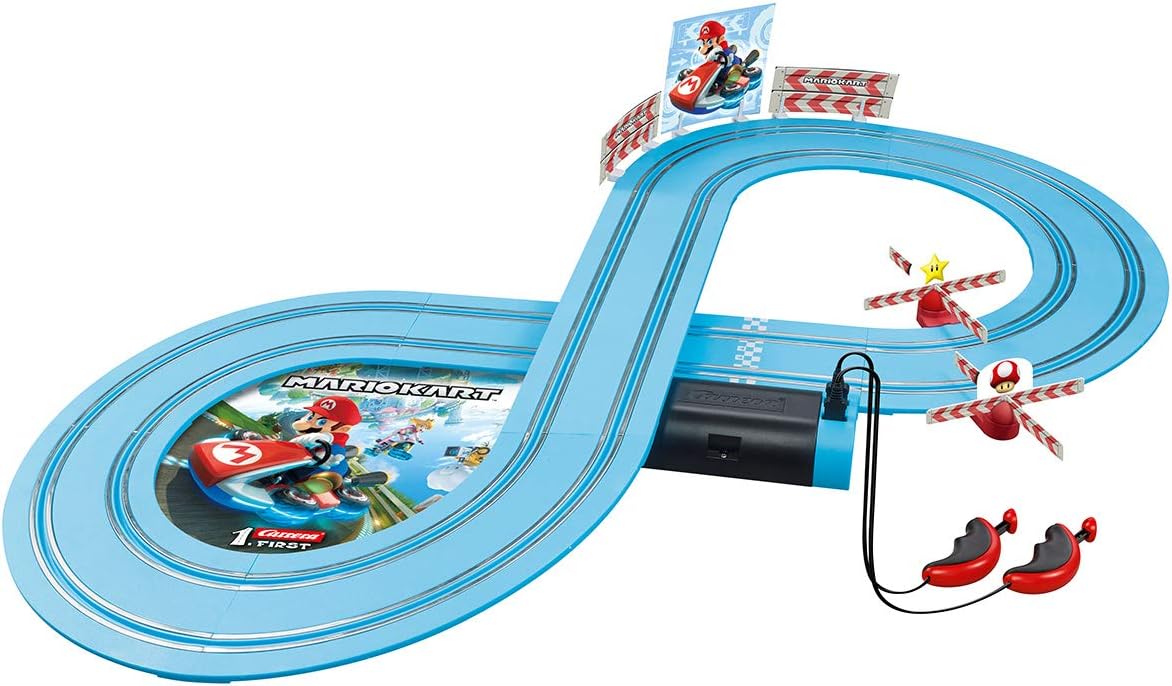Carrera - 20063026 - First Nintendo Mario Kart Rennstrecken-Set für Kleinkinder - 2,4m elektrische Rennbahn mit Mario & Yoshi Spielzeugautos|mit Handregler & Streckenteilen - für Kinder ab 3 Jahren
